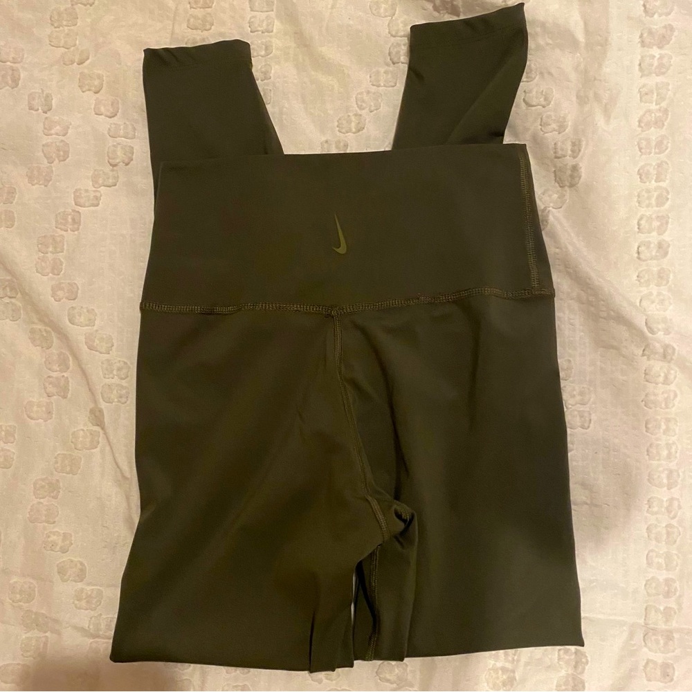 NIKE dri fit leggings